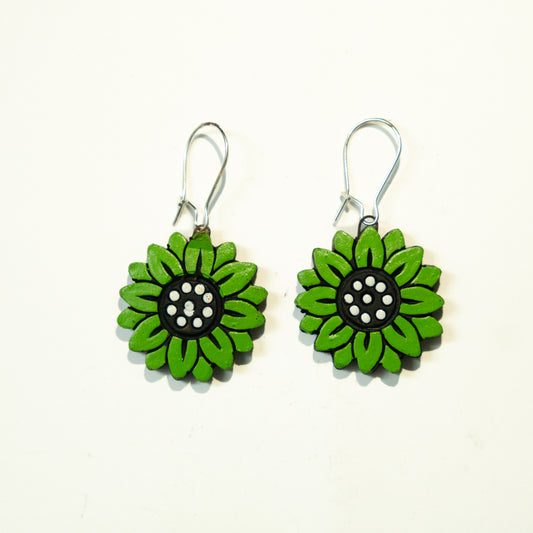 White Dot Green Blooms