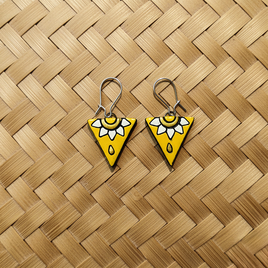 Golden Bloom Crown Triangles